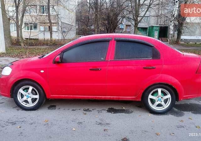 Красный Шевроле Авео, объемом двигателя 1.5 л и пробегом 205 тыс. км за 3300 $, фото 4 на Automoto.ua