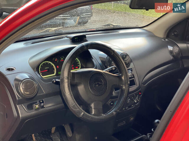 Красный Шевроле Авео, объемом двигателя 1.5 л и пробегом 270 тыс. км за 2999 $, фото 25 на Automoto.ua