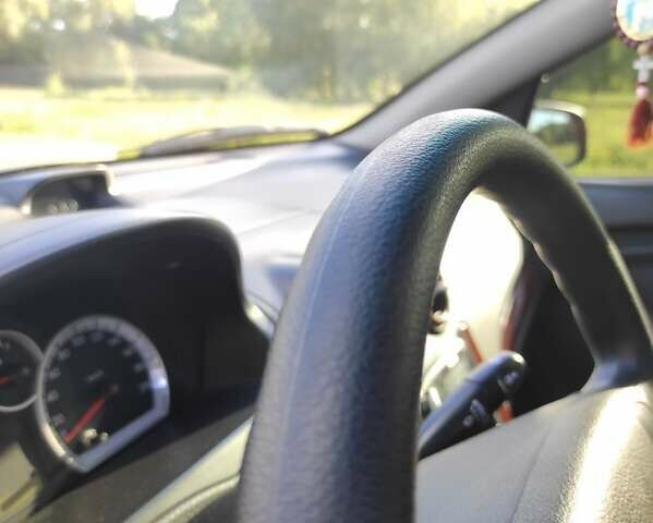 Красный Шевроле Авео, объемом двигателя 1.5 л и пробегом 65 тыс. км за 5500 $, фото 39 на Automoto.ua