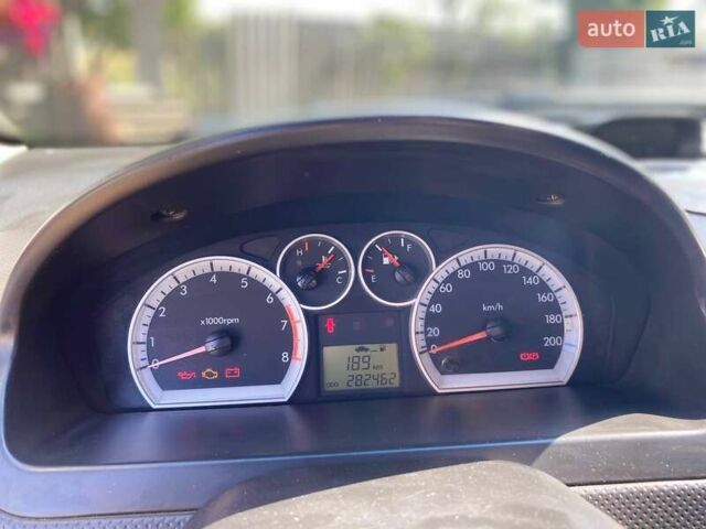 Красный Шевроле Авео, объемом двигателя 1.5 л и пробегом 282 тыс. км за 3000 $, фото 3 на Automoto.ua