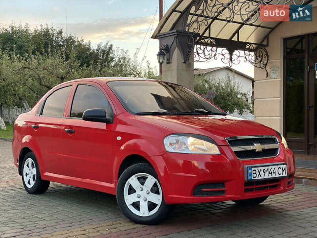 Красный Шевроле Авео, объемом двигателя 1.5 л и пробегом 270 тыс. км за 2999 $, фото 2 на Automoto.ua
