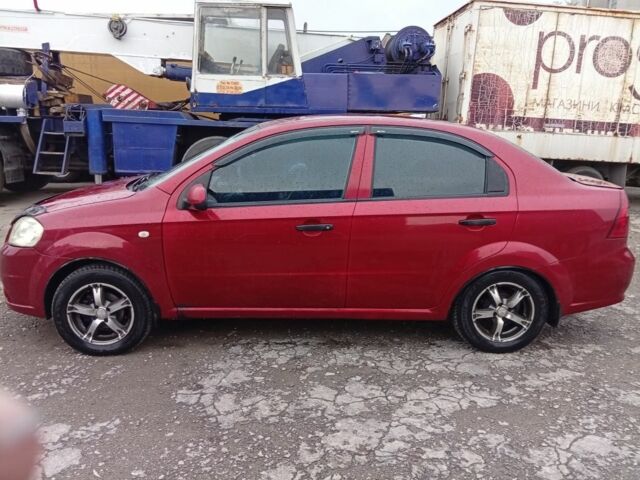 Красный Шевроле Авео, объемом двигателя 1.5 л и пробегом 170 тыс. км за 3500 $, фото 1 на Automoto.ua