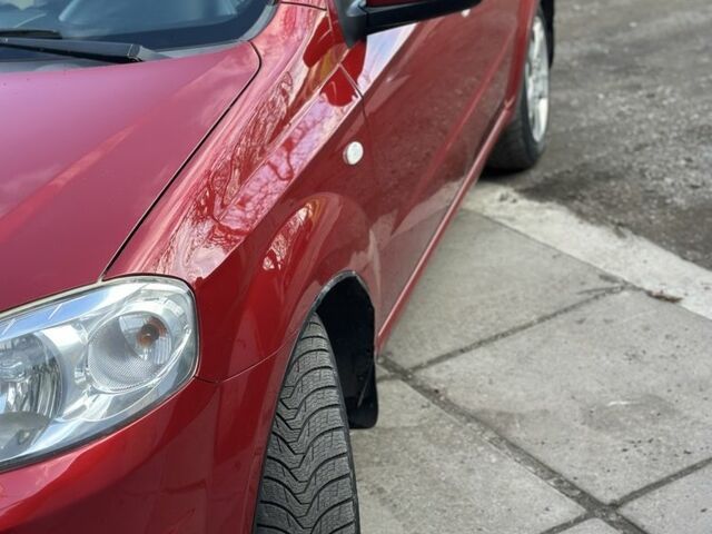 Червоний Шевроле Авео, об'ємом двигуна 1.5 л та пробігом 112 тис. км за 4200 $, фото 6 на Automoto.ua