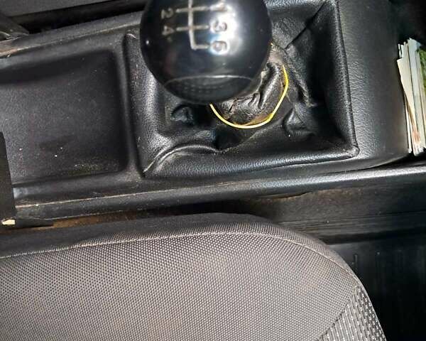 Красный Шевроле Авео, объемом двигателя 1.5 л и пробегом 256 тыс. км за 3200 $, фото 18 на Automoto.ua