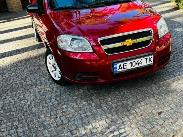 Красный Шевроле Авео, объемом двигателя 1.5 л и пробегом 185 тыс. км за 3399 $, фото 2 на Automoto.ua