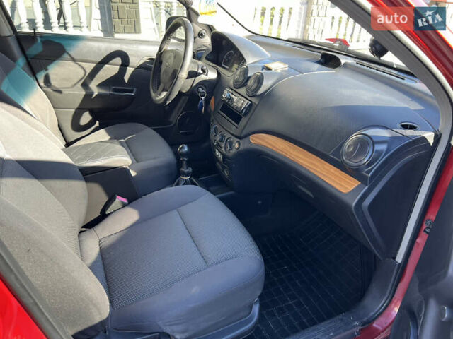 Червоний Шевроле Авео, об'ємом двигуна 1.5 л та пробігом 178 тис. км за 2999 $, фото 26 на Automoto.ua