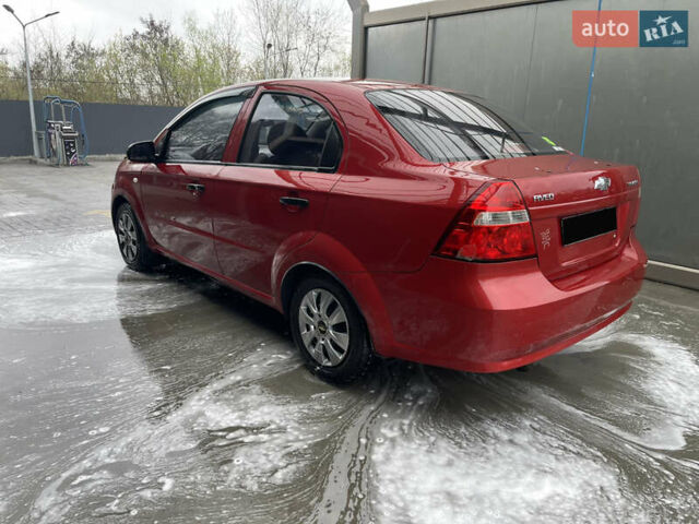 Красный Шевроле Авео, объемом двигателя 1.5 л и пробегом 354 тыс. км за 2999 $, фото 4 на Automoto.ua