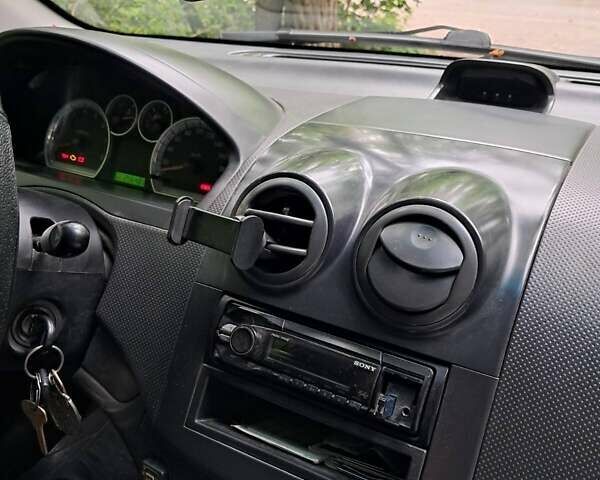 Красный Шевроле Авео, объемом двигателя 1.5 л и пробегом 256 тыс. км за 3200 $, фото 20 на Automoto.ua