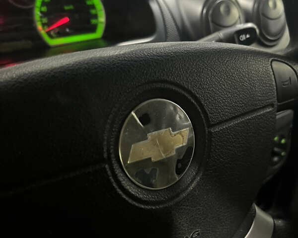 Красный Шевроле Авео, объемом двигателя 1.5 л и пробегом 34 тыс. км за 6300 $, фото 8 на Automoto.ua