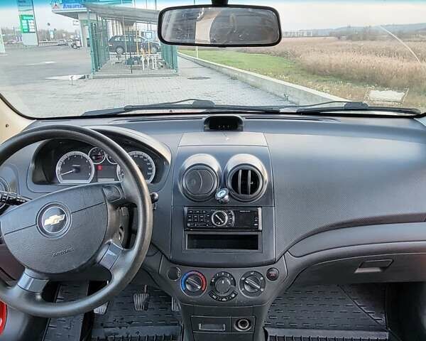 Красный Шевроле Авео, объемом двигателя 1.5 л и пробегом 151 тыс. км за 4900 $, фото 11 на Automoto.ua