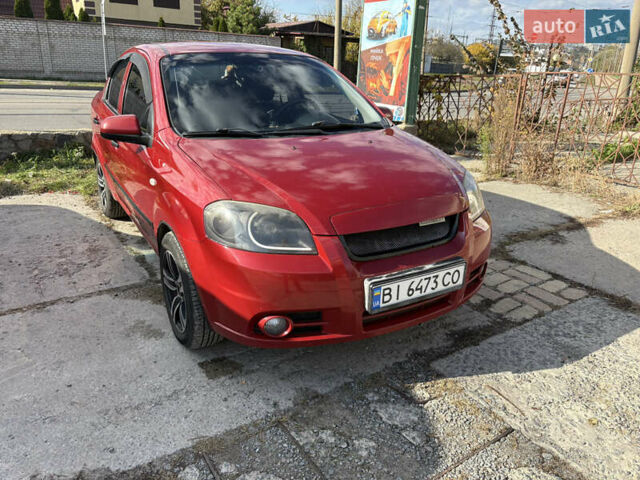 Красный Шевроле Авео, объемом двигателя 1.5 л и пробегом 263 тыс. км за 4500 $, фото 1 на Automoto.ua