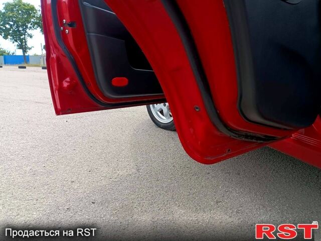 Красный Шевроле Авео, объемом двигателя 1.5 л и пробегом 307 тыс. км за 3800 $, фото 11 на Automoto.ua