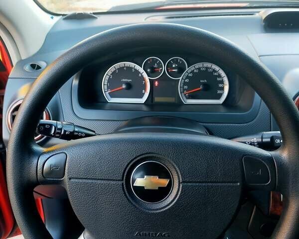 Красный Шевроле Авео, объемом двигателя 1.5 л и пробегом 65 тыс. км за 5500 $, фото 34 на Automoto.ua