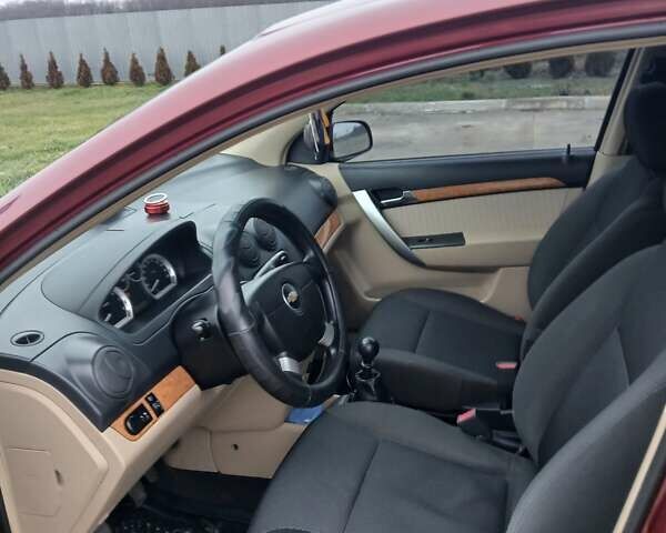 Красный Шевроле Авео, объемом двигателя 1.6 л и пробегом 91 тыс. км за 4800 $, фото 17 на Automoto.ua