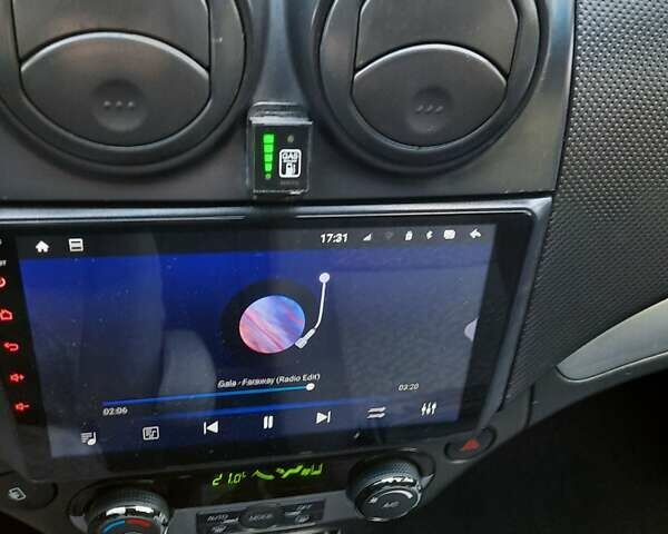 Красный Шевроле Авео, объемом двигателя 1.4 л и пробегом 205 тыс. км за 4200 $, фото 22 на Automoto.ua