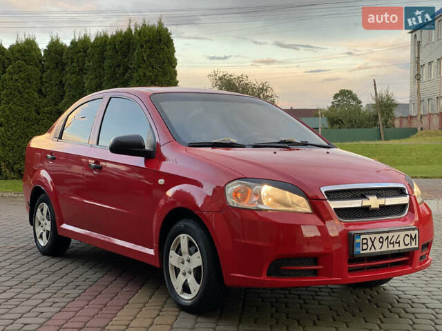 Красный Шевроле Авео, объемом двигателя 1.5 л и пробегом 270 тыс. км за 2999 $, фото 4 на Automoto.ua