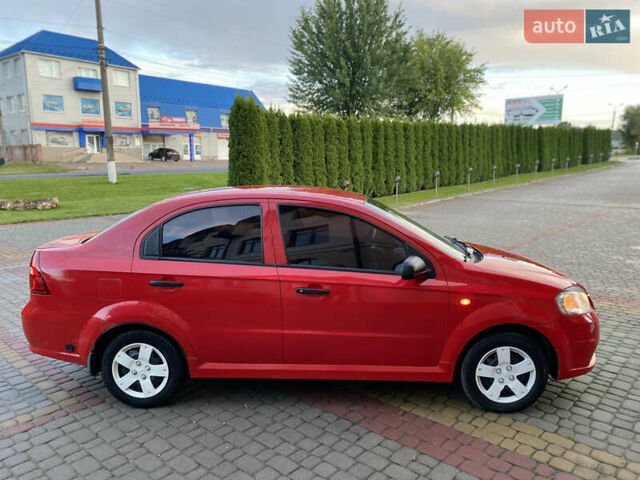 Красный Шевроле Авео, объемом двигателя 1.5 л и пробегом 270 тыс. км за 2999 $, фото 12 на Automoto.ua