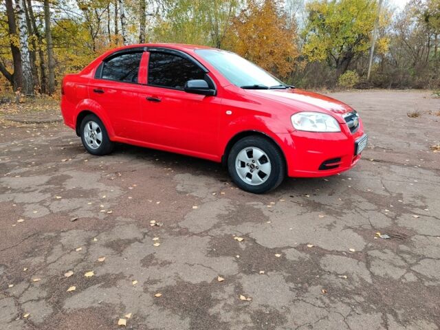 Красный Шевроле Авео, объемом двигателя 1.5 л и пробегом 239 тыс. км за 3200 $, фото 1 на Automoto.ua