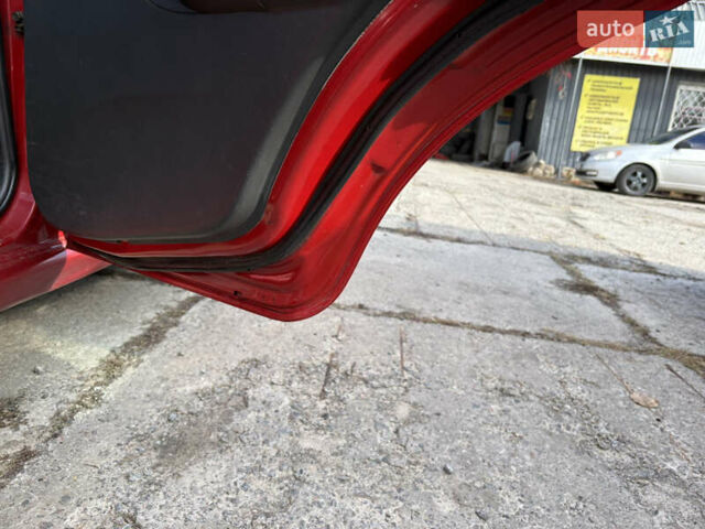 Красный Шевроле Авео, объемом двигателя 1.5 л и пробегом 263 тыс. км за 4500 $, фото 8 на Automoto.ua