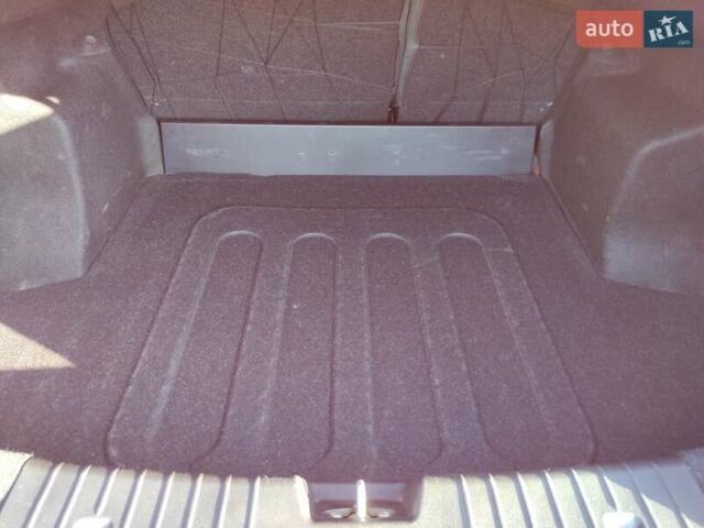 Красный Шевроле Авео, объемом двигателя 1.5 л и пробегом 65 тыс. км за 5500 $, фото 52 на Automoto.ua