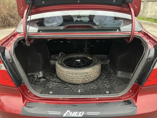 Красный Шевроле Авео, объемом двигателя 1.6 л и пробегом 210 тыс. км за 4300 $, фото 11 на Automoto.ua