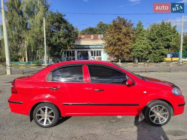 Красный Шевроле Авео, объемом двигателя 1.5 л и пробегом 65 тыс. км за 5500 $, фото 5 на Automoto.ua
