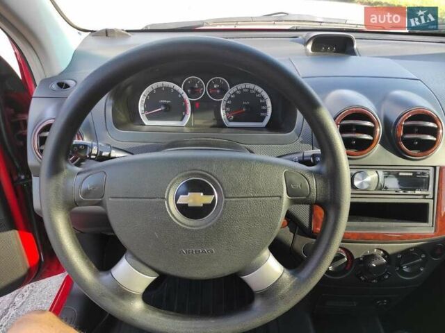 Красный Шевроле Авео, объемом двигателя 1.5 л и пробегом 65 тыс. км за 5500 $, фото 43 на Automoto.ua