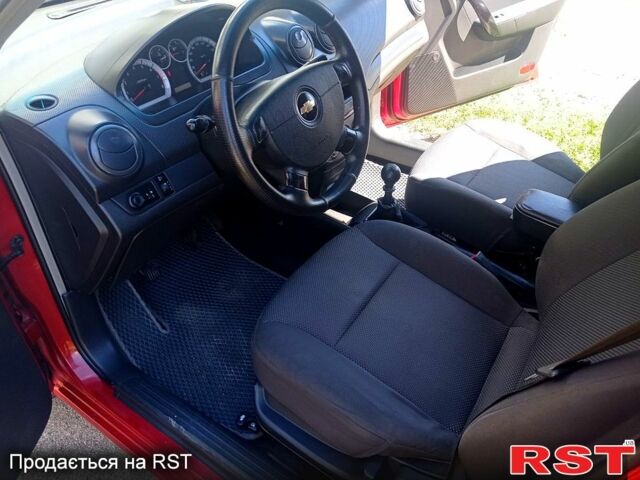 Червоний Шевроле Авео, об'ємом двигуна 1.5 л та пробігом 204 тис. км за 3300 $, фото 2 на Automoto.ua