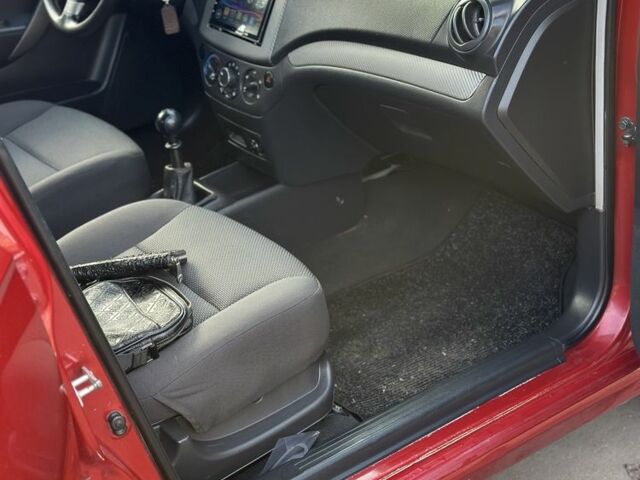 Червоний Шевроле Авео, об'ємом двигуна 1.5 л та пробігом 112 тис. км за 4200 $, фото 8 на Automoto.ua