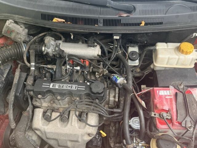 Шевроле Авео 2008 в Тернополе на Automoto.ua Красный Шевроле Авео, объемом двигателя 1.5 л и пробегом 175 тыс. км за 2200 $, фото 7 на Automoto.ua