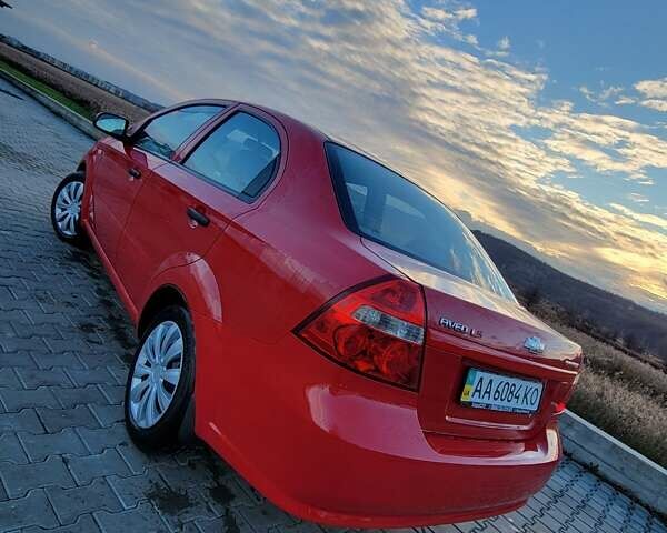 Красный Шевроле Авео, объемом двигателя 1.5 л и пробегом 151 тыс. км за 4900 $, фото 4 на Automoto.ua