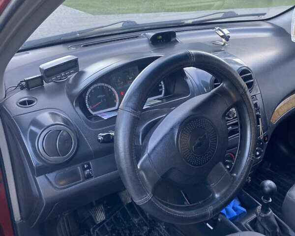 Красный Шевроле Авео, объемом двигателя 1.5 л и пробегом 350 тыс. км за 2899 $, фото 23 на Automoto.ua