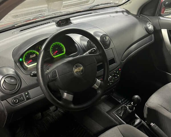 Красный Шевроле Авео, объемом двигателя 1.5 л и пробегом 34 тыс. км за 6300 $, фото 7 на Automoto.ua