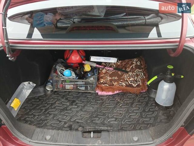 Красный Шевроле Авео, объемом двигателя 1.6 л и пробегом 91 тыс. км за 4800 $, фото 26 на Automoto.ua