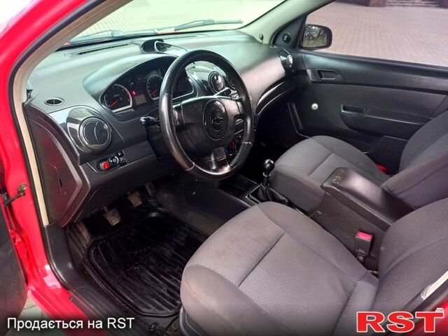 Красный Шевроле Авео, объемом двигателя 1.5 л и пробегом 209 тыс. км за 3400 $, фото 8 на Automoto.ua