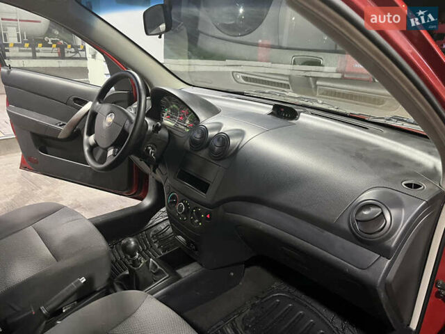 Красный Шевроле Авео, объемом двигателя 1.5 л и пробегом 34 тыс. км за 6300 $, фото 14 на Automoto.ua