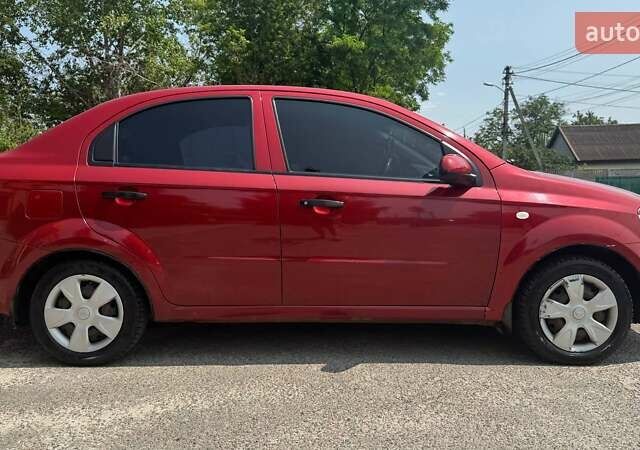Красный Шевроле Авео, объемом двигателя 1.5 л и пробегом 329 тыс. км за 2900 $, фото 6 на Automoto.ua