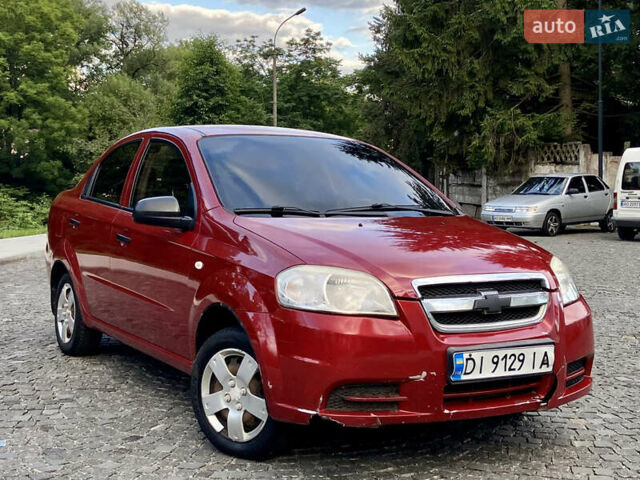 Красный Шевроле Авео, объемом двигателя 1.5 л и пробегом 106 тыс. км за 3900 $, фото 2 на Automoto.ua