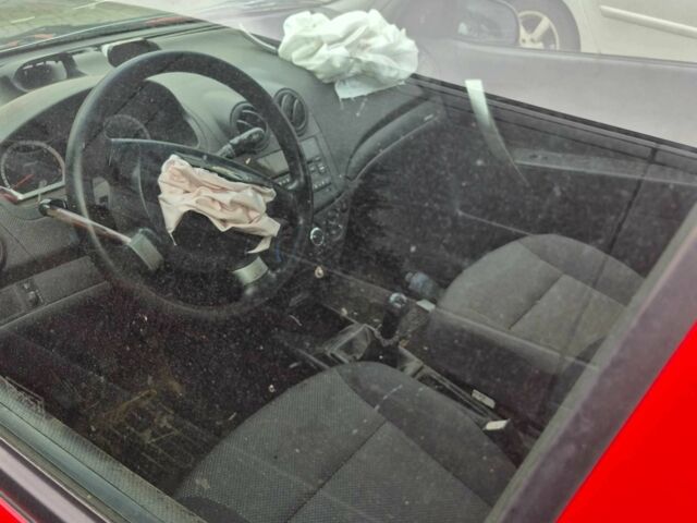 Красный Шевроле Авео, объемом двигателя 0 л и пробегом 200 тыс. км за 1429 $, фото 6 на Automoto.ua