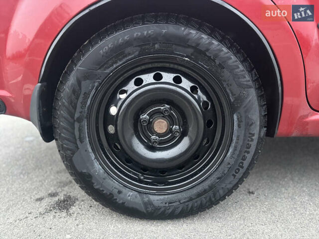 Красный Шевроле Авео, объемом двигателя 1.5 л и пробегом 190 тыс. км за 5200 $, фото 10 на Automoto.ua