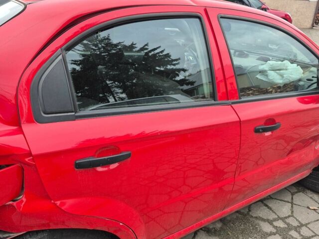 Красный Шевроле Авео, объемом двигателя 0 л и пробегом 200 тыс. км за 1429 $, фото 3 на Automoto.ua