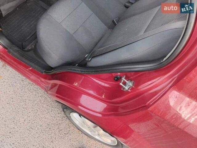 Красный Шевроле Авео, объемом двигателя 1.5 л и пробегом 228 тыс. км за 3700 $, фото 8 на Automoto.ua