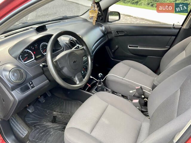 Красный Шевроле Авео, объемом двигателя 1.5 л и пробегом 106 тыс. км за 3900 $, фото 12 на Automoto.ua