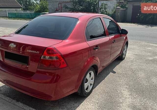 Красный Шевроле Авео, объемом двигателя 1.5 л и пробегом 329 тыс. км за 2900 $, фото 5 на Automoto.ua