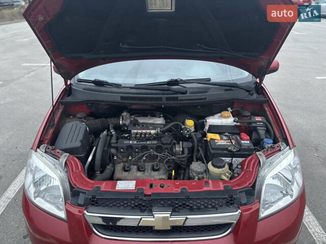 Красный Шевроле Авео, объемом двигателя 1.5 л и пробегом 190 тыс. км за 5200 $, фото 15 на Automoto.ua