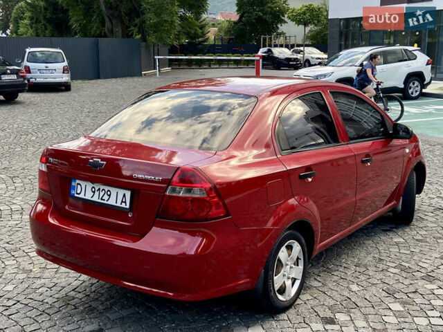 Красный Шевроле Авео, объемом двигателя 1.5 л и пробегом 106 тыс. км за 3900 $, фото 5 на Automoto.ua