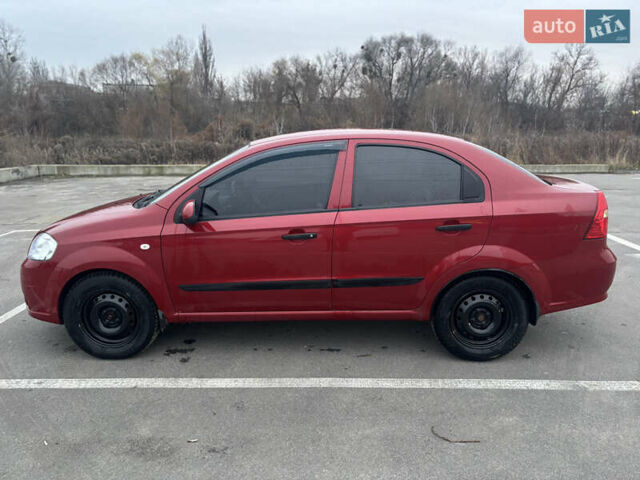 Красный Шевроле Авео, объемом двигателя 1.5 л и пробегом 190 тыс. км за 5200 $, фото 5 на Automoto.ua