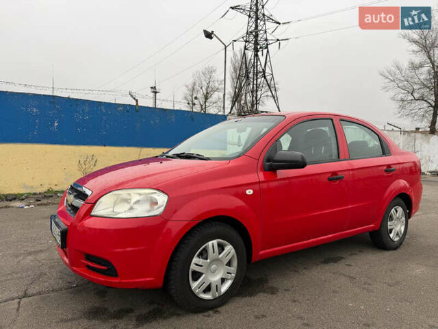 Красный Шевроле Авео, объемом двигателя 1.21 л и пробегом 211 тыс. км за 3700 $, фото 8 на Automoto.ua