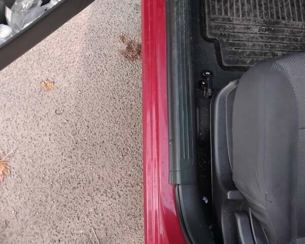 Красный Шевроле Авео, объемом двигателя 1.5 л и пробегом 228 тыс. км за 3700 $, фото 6 на Automoto.ua