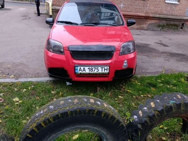 Красный Шевроле Авео, объемом двигателя 1.5 л и пробегом 331 тыс. км за 2700 $, фото 4 на Automoto.ua